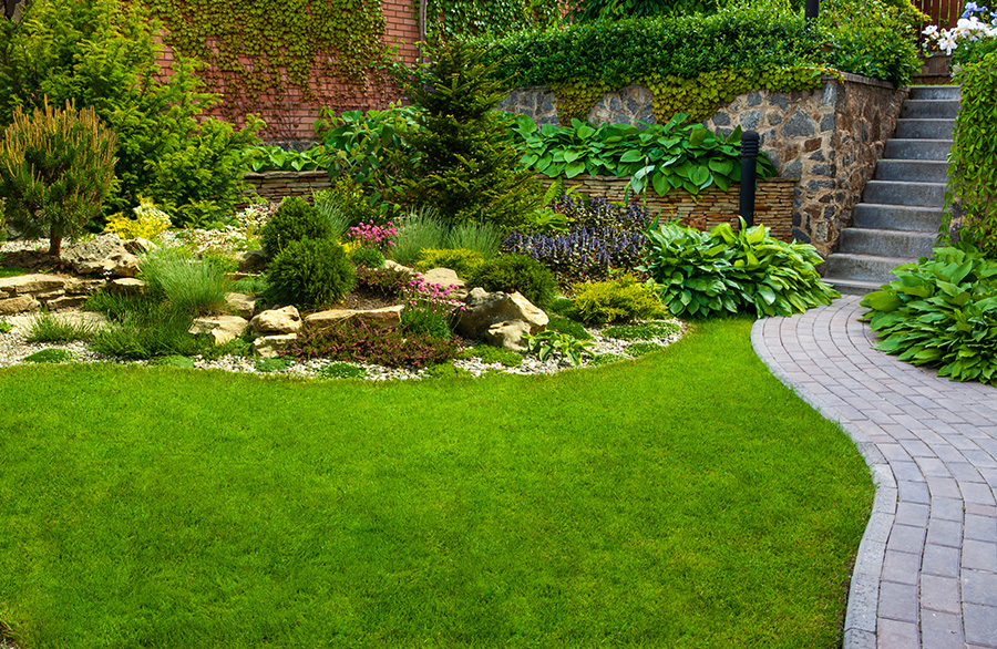 Progettazione e realizzazione aree verdi Servizi L&rsquo;ARMONIA IN GIARDINO DITTA BERIACH FLAVIO a Cividale del Friuli